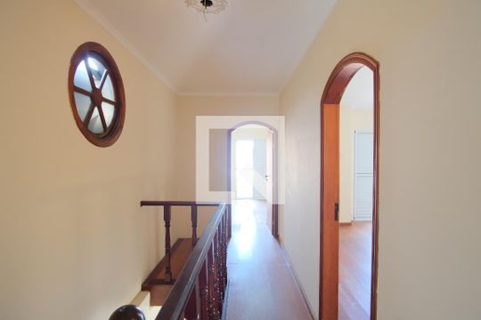 Corredor de casa à venda com 3 quartos, 320m² em Penha de França, São Paulo