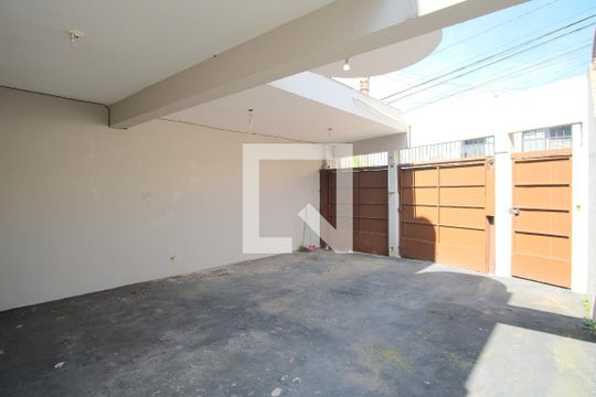 Garagem de casa à venda com 3 quartos, 320m² em Penha de França, São Paulo