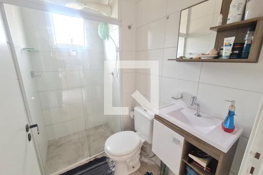 Banheiro de apartamento à venda com 2 quartos, 50m² em Parque Centenário, Jundiaí