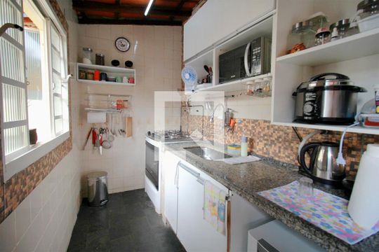Cozinha 2 de casa à venda com 4 quartos, 226m² em Betânia, Belo Horizonte