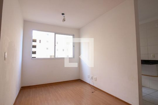 Sala de apartamento para alugar com 2 quartos, 43m² em Cidade São Mateus, São Paulo
