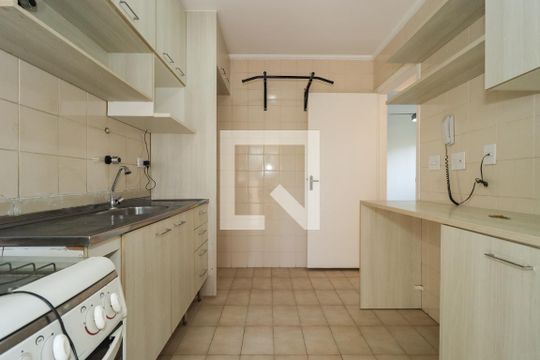 Cozinha de apartamento à venda com 2 quartos, 55m² em Jardim Cláudia, São Paulo