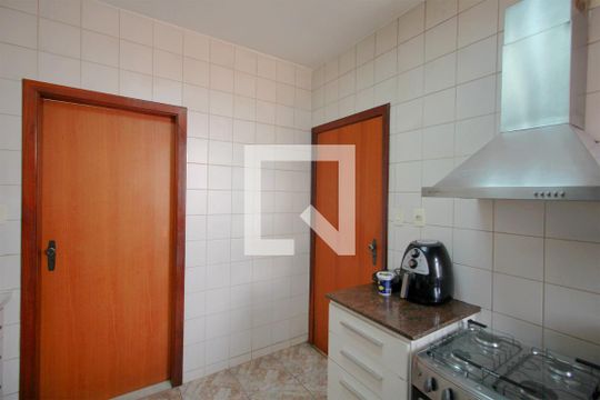 Cozinha de casa à venda com 4 quartos, 270m² em Santa Cruz, Belo Horizonte