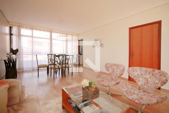 Sala de casa à venda com 4 quartos, 270m² em Santa Cruz, Belo Horizonte