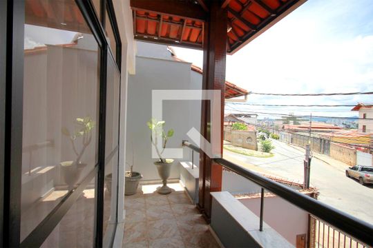 Varanda da Sala de casa à venda com 4 quartos, 270m² em Santa Cruz, Belo Horizonte