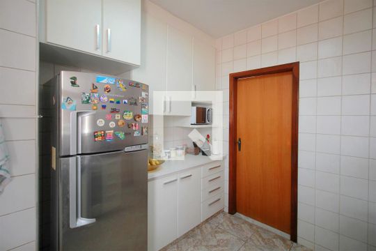 Cozinha de casa à venda com 4 quartos, 270m² em Santa Cruz, Belo Horizonte