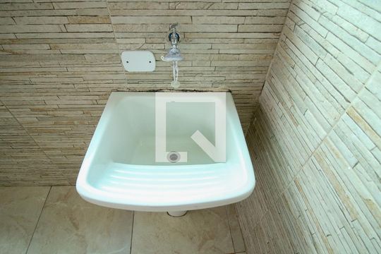 Área de Serviço de casa para alugar com 1 quarto, 70m² em São Lucas, São Paulo