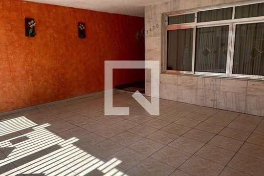 Garagem de casa à venda com 3 quartos, 200m² em Vila Carrão, São Paulo