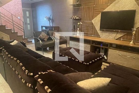 Sala de casa à venda com 3 quartos, 200m² em Vila Carrão, São Paulo