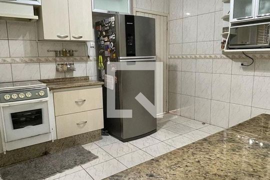 Cozinha de casa à venda com 3 quartos, 200m² em Vila Carrão, São Paulo