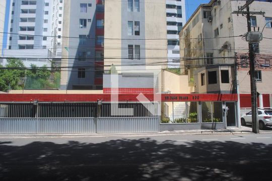 Fachada de apartamento para alugar com 3 quartos, 120m² em Imbuí, Salvador