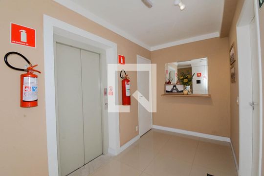 Hall de Entrada de apartamento à venda com 2 quartos, 62m² em Macedo, Guarulhos
