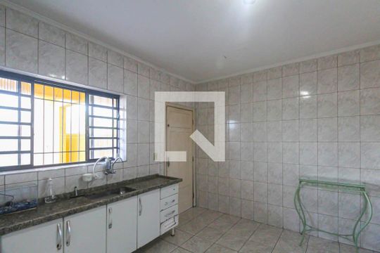 Cozinha de casa para alugar com 1 quarto, 80m² em Jardim Independência (são Paulo), São Paulo