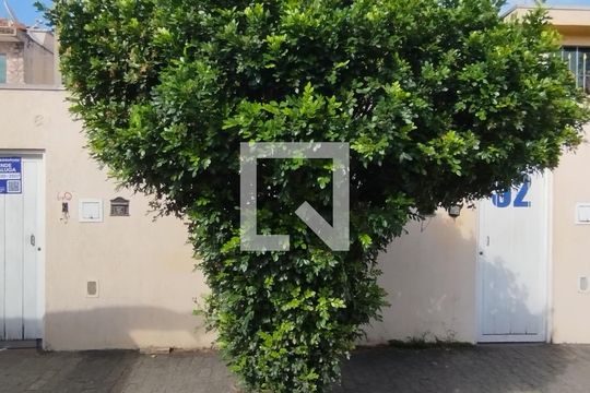 Fachada + Placa de casa para alugar com 1 quarto, 80m² em Jardim Independência (são Paulo), São Paulo
