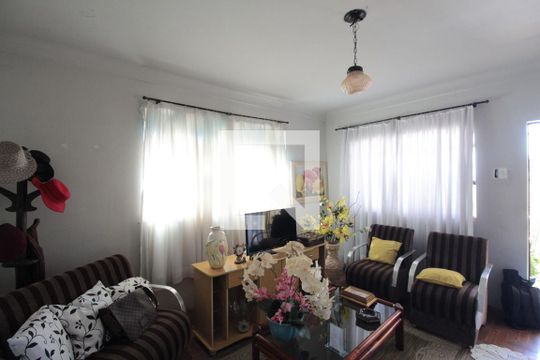 Casa à venda com 3 quartos, 920m² em Venda Nova, Belo Horizonte