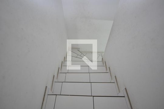 Escada de casa à venda com 3 quartos, 110m² em Vila Nova Mazzei, São Paulo