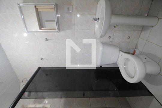 Banheiro de kitnet/studio para alugar com 1 quarto, 30m² em Jardim Santa Genebra Ii (barao Geraldo), Campinas