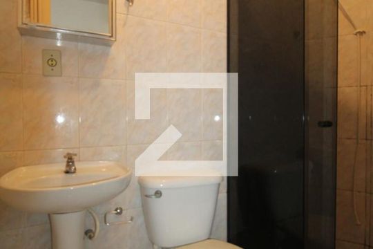 Banheiro de kitnet/studio para alugar com 1 quarto, 30m² em Jardim Santa Genebra Ii (barao Geraldo), Campinas