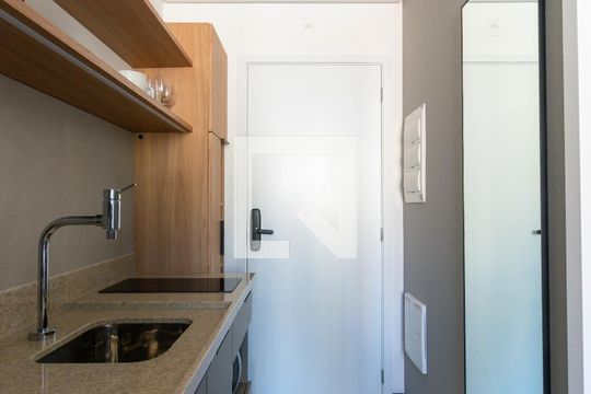 Cozinha de kitnet/studio para alugar com 1 quarto, 20m² em Vila Gomes Cardim, São Paulo