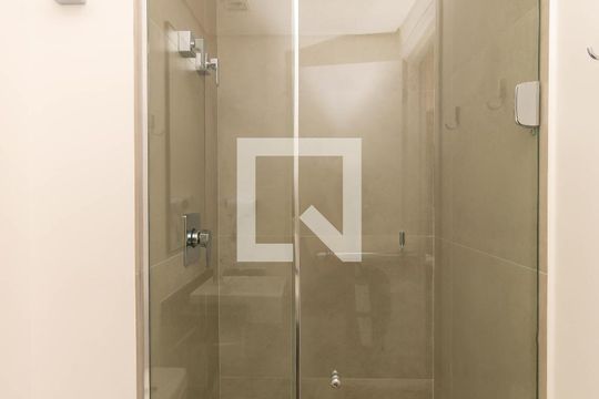 Banheiro de kitnet/studio para alugar com 1 quarto, 20m² em Vila Gomes Cardim, São Paulo