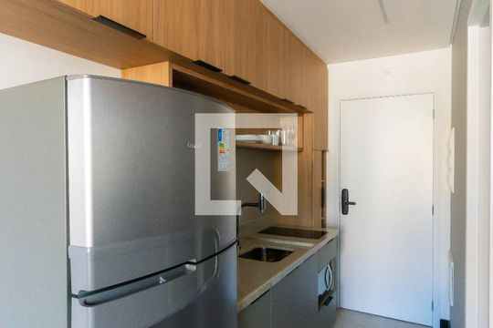 Cozinha de kitnet/studio para alugar com 1 quarto, 20m² em Vila Gomes Cardim, São Paulo