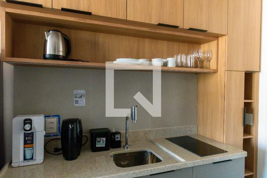 Cozinha de kitnet/studio para alugar com 1 quarto, 20m² em Vila Gomes Cardim, São Paulo