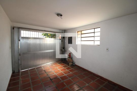 Garagem de casa para alugar com 4 quartos, 200m² em Tucuruvi, São Paulo