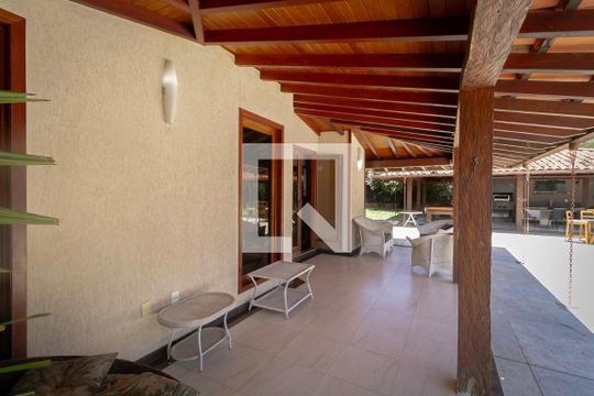 Varanda de casa à venda com 4 quartos, 2700m² em Copacabana, Belo Horizonte