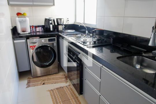 Cozinha de apartamento à venda com 2 quartos, 40m² em Jardim Boa Vista (zona Oeste), Osasco