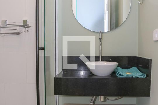 Banheiro de apartamento para alugar com 1 quarto, 25m² em Pompeia, São Paulo