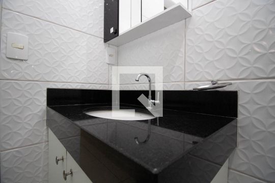 Banheiro da Suíte de casa para alugar com 3 quartos, 100m² em Samambaia Sul (samambaia), Brasília