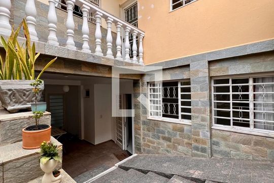 Fachada de casa para alugar com 4 quartos, 310m² em Colégio Batista, Belo Horizonte