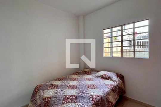 Quarto de casa para alugar com 4 quartos, 310m² em Colégio Batista, Belo Horizonte