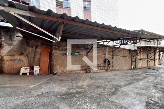 Garagem de casa para alugar com 4 quartos, 310m² em Colégio Batista, Belo Horizonte