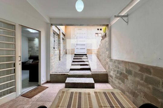 Hall de entrada de casa para alugar com 4 quartos, 310m² em Colégio Batista, Belo Horizonte