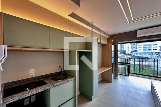 Cozinha de kitnet/studio para alugar com 0 quarto, 25m² em Santo Amaro, São Paulo