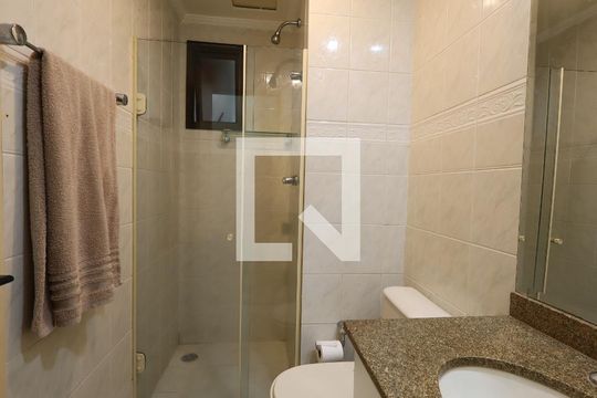 Banheiro de apartamento à venda com 2 quartos, 67m² em Vila Andrade, São Paulo