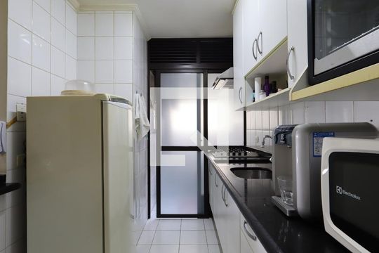 Cozinha de apartamento à venda com 2 quartos, 67m² em Vila Andrade, São Paulo