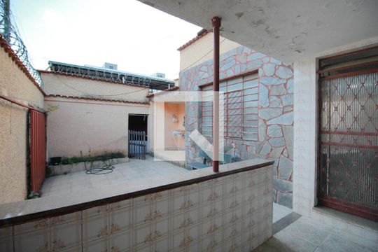 Varanda de casa à venda com 4 quartos, 360m² em Ipiranga, Belo Horizonte