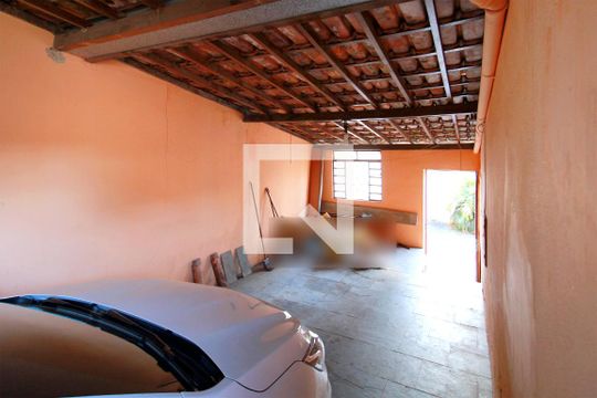 Garagem de casa à venda com 4 quartos, 360m² em Ipiranga, Belo Horizonte
