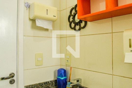 Banheiro da Suíte de apartamento à venda com 2 quartos, 100m² em Parque Capuava, Santo André