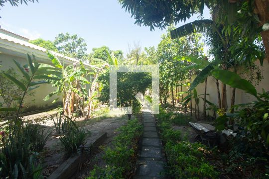 Quintal de casa para alugar com 5 quartos, 548m² em Guaratiba, Rio de Janeiro
