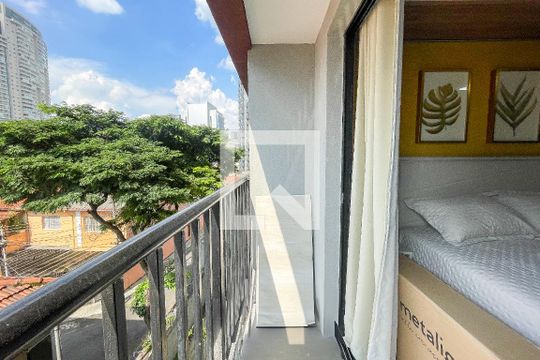Varanda de kitnet/studio para alugar com 1 quarto, 24m² em Pinheiros, São Paulo