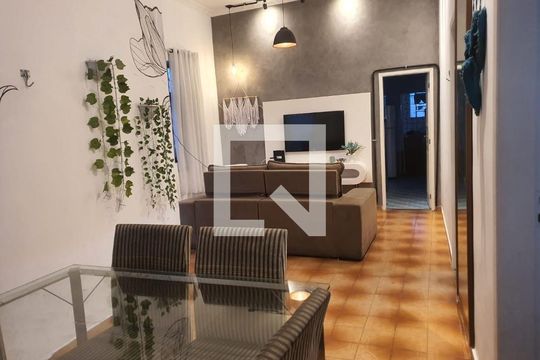 Sala de casa à venda com 4 quartos, 150m² em Sampaio, Rio de Janeiro