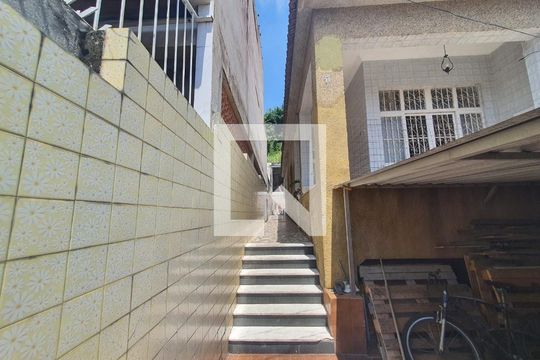 Área Externa de casa à venda com 4 quartos, 150m² em Sampaio, Rio de Janeiro
