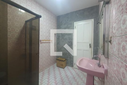 Banheiro 1 de casa à venda com 4 quartos, 150m² em Sampaio, Rio de Janeiro