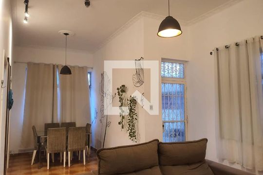 Sala de casa à venda com 4 quartos, 150m² em Sampaio, Rio de Janeiro