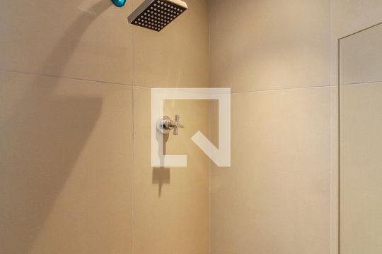 Banheiro de kitnet/studio à venda com 0 quarto, 27m² em Jardim das Acacias, São Paulo