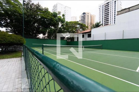 Quadra Esportiva de apartamento à venda com 4 quartos, 180m² em Moema, São Paulo
