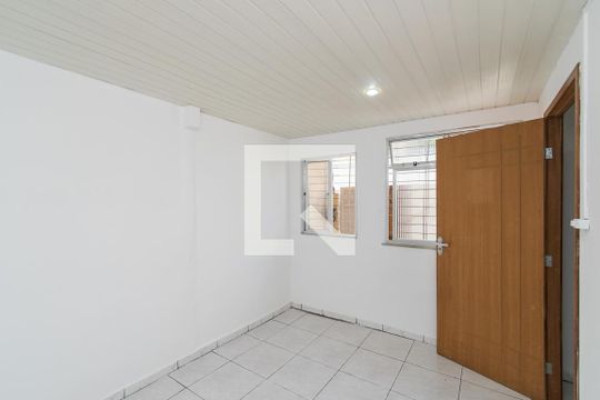 Quarto 1 de casa para alugar com 3 quartos, 60m² em Vila Kosmos, Rio de Janeiro